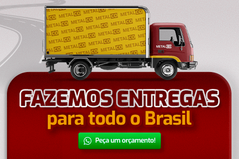 Caminhão da Metalco entregando produtos de aço em Curitiba e no Paraná.